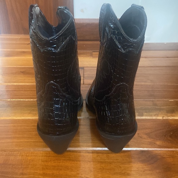Urban Outfitters Shoes Nwt Urban Outfitters Lynn Black Croc Cowboy